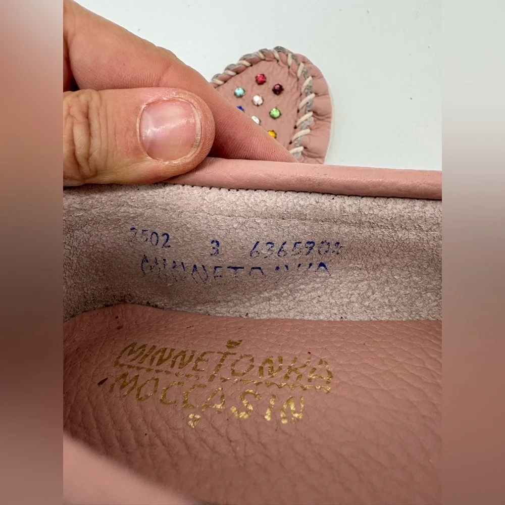 Minnetonka Pink Leather Rhinestones Moccasins Size 3